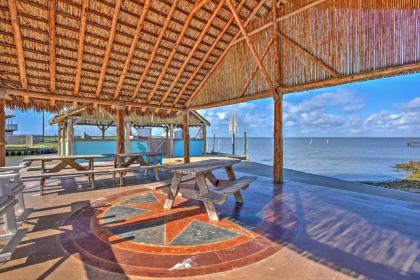 Las Brisas Home with Lighted Fishing Pier and Kayaks - image 15
