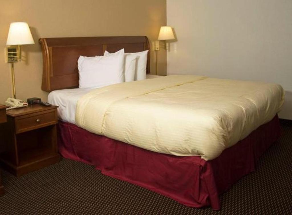 Express Inn & Suites - main image