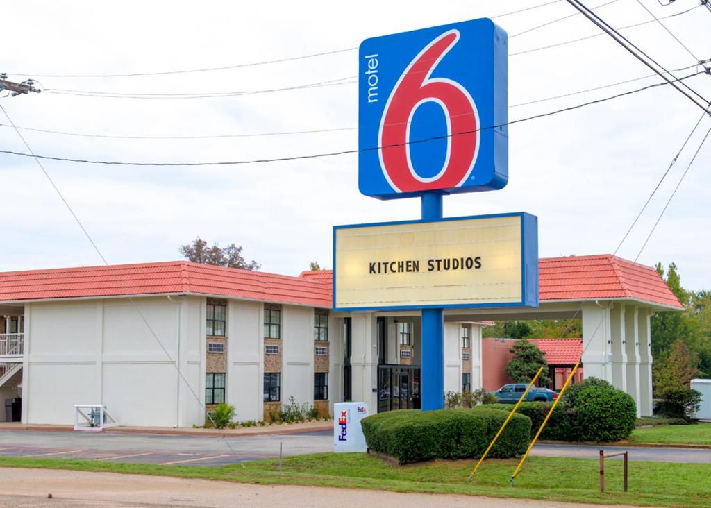 Motel 6-Palestine TX - image 2