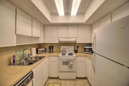 Cozy Palm Beach Gardens Condo with Pool Access! - image 10