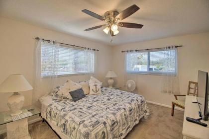 Cozy Palm Beach Gardens Condo with Pool Access! - image 11