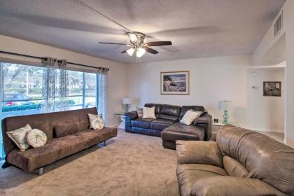 Cozy Palm Beach Gardens Condo with Pool Access! - image 4