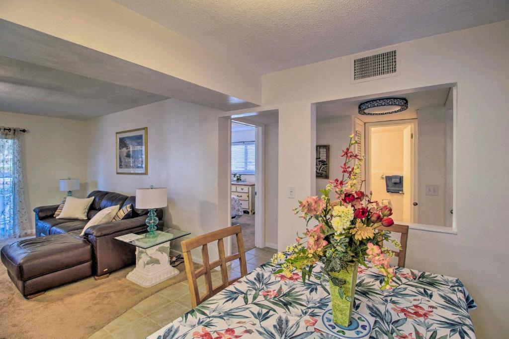 Cozy Palm Beach Gardens Condo with Pool Access! - image 6