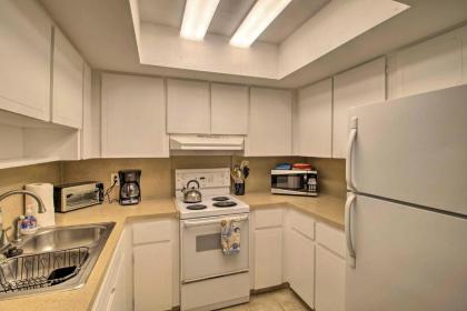 Cozy Palm Beach Gardens Condo with Pool Access! - image 9