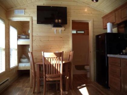 Palm Springs Camping Resort Cabin 3 - image 2