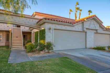 Holiday homes in Palm Desert California