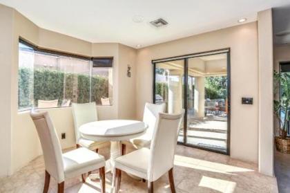 Alluring Palm Desert Retreat - image 3
