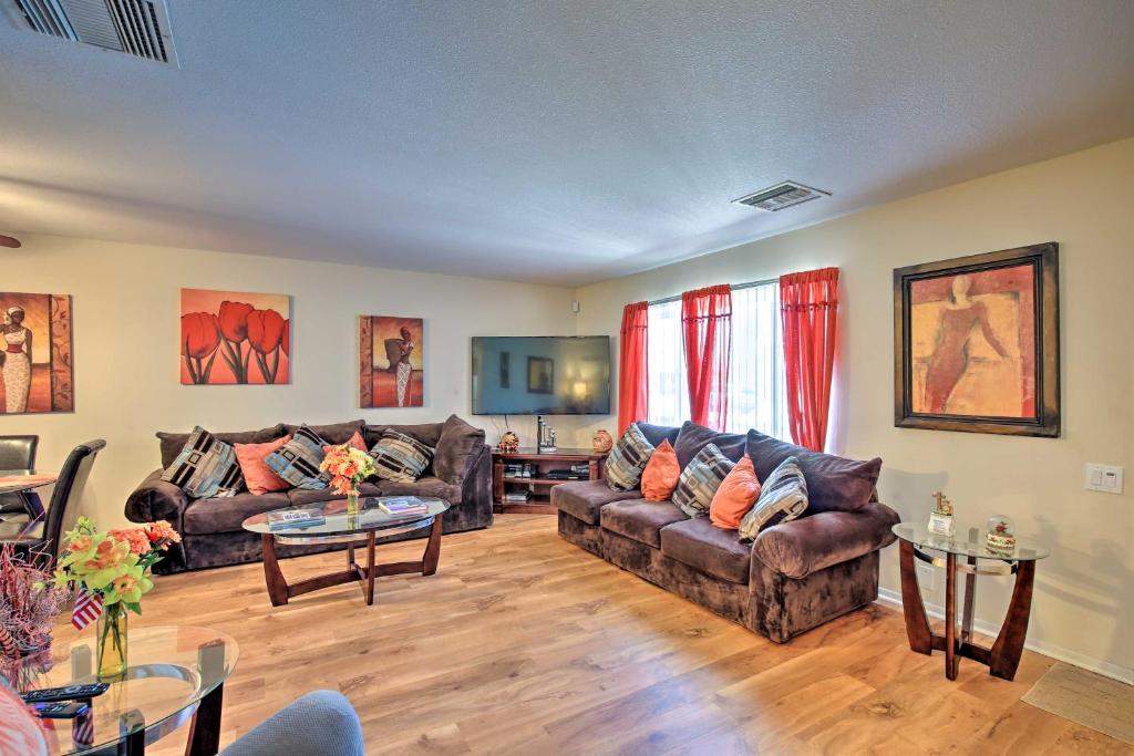 Serene Country Club Getaway on Golf Course! - main image