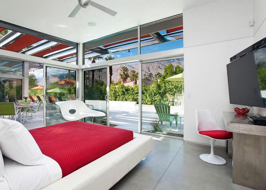 Glass and Steel House 2012 - image 3