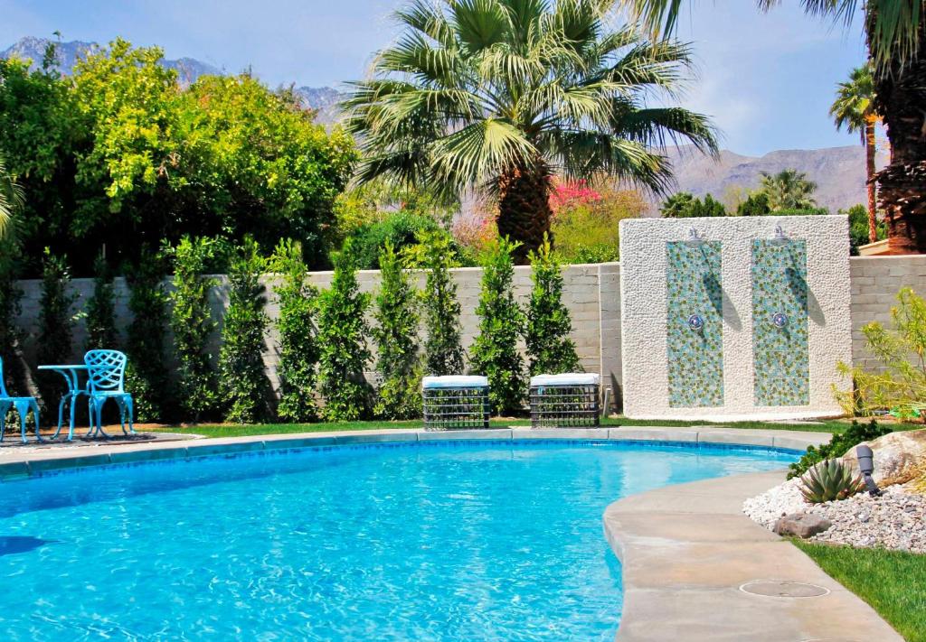 The Kirk Douglas House - main image