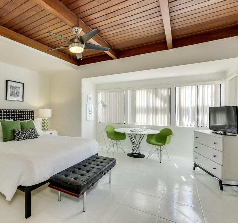 The Three Fifty Hotel- Adults only 21 & up - image 3