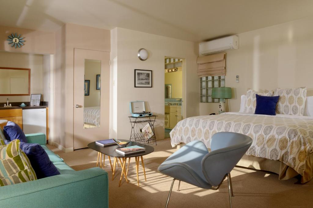 The Hideaway - image 2