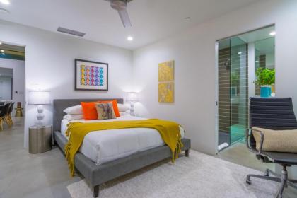 Just Built 5 Bedroom Luxury Retreat with All Private Baths - image 2