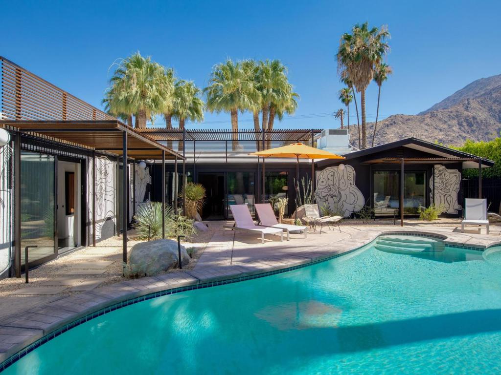 Mostero House - main image