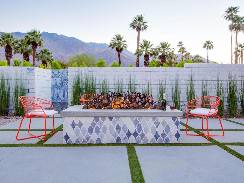 West Elm Pool House 2018 - image 3