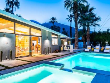 Holiday homes in Palm Springs California