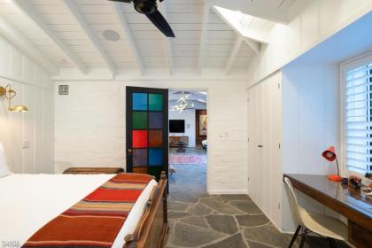 Hinshaw Hideaway - image 11