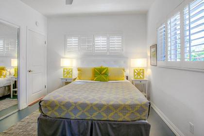 Movie Colony Pool Retreat - image 18