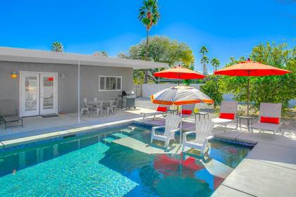 Movie Colony Pool Retreat - image 2