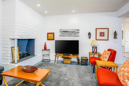 Movie Colony Pool Retreat - image 4