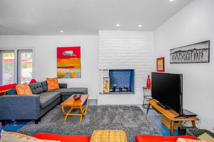 Movie Colony Pool Retreat - image 6