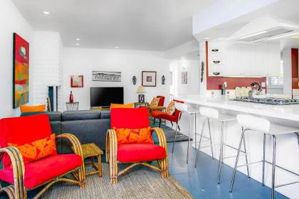 Movie Colony Pool Retreat - image 8