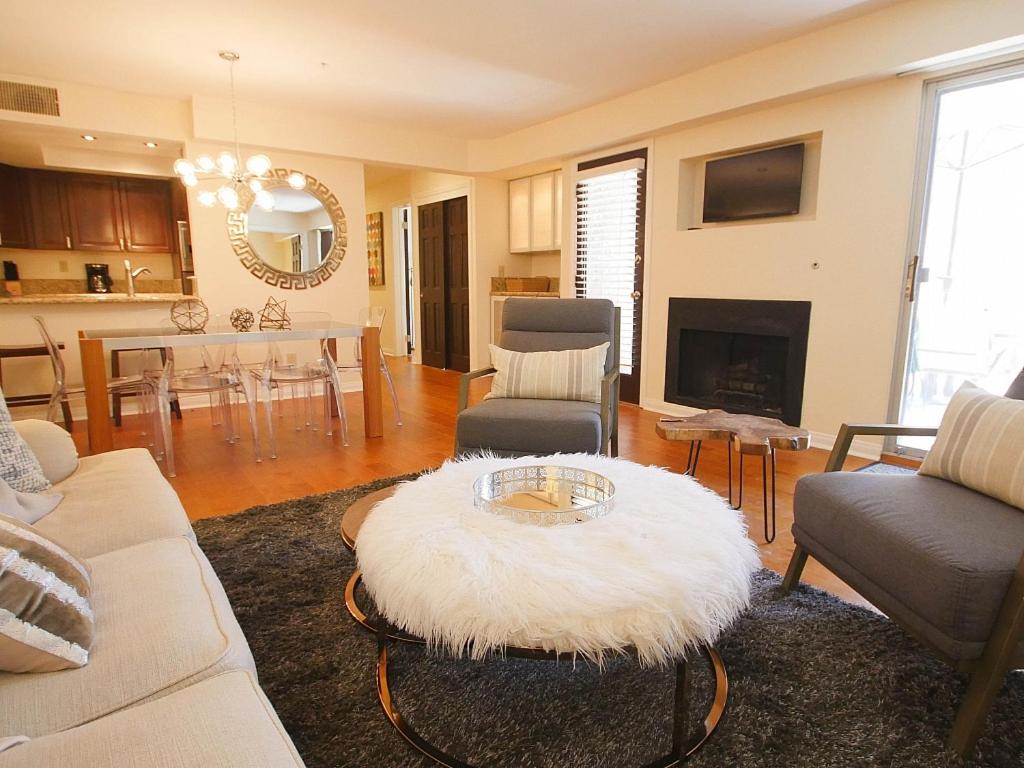Caballeros Condo - main image