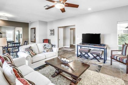 Seville Corner Downtown Condo - image 3
