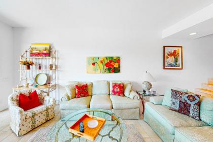 Midtown Mountain View Villa - image 3