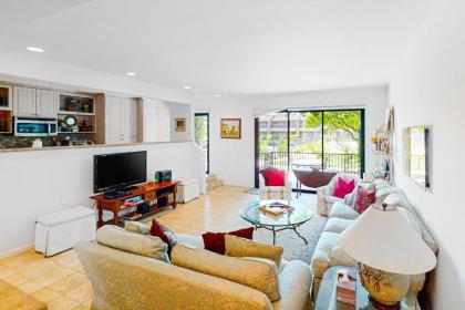 Midtown Mountain View Villa - image 4