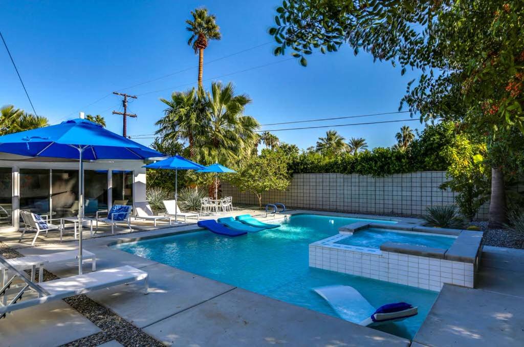 Meiselman Pool House - main image