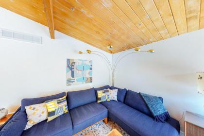Modern Alexander Pool Home - image 12