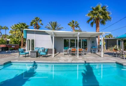 Racquet Club Retreat - image 5