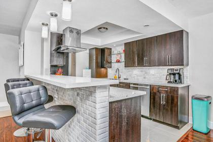 Tahquitz Modern Oasis - image 14