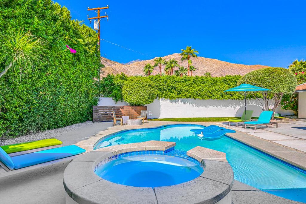 Tahquitz Modern Oasis - image 5