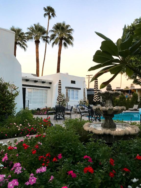 AMIN CASA PALM SPRINGS - image 4