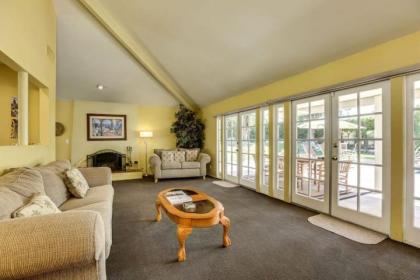 Villa Tanisha - Luxury with pool - image 2