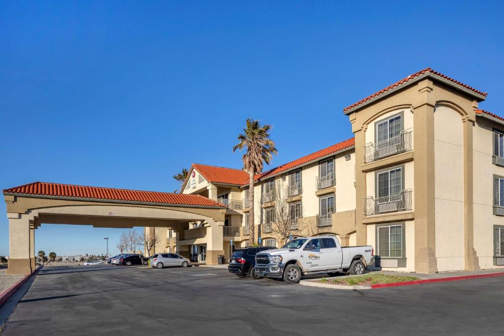 Best Western Plus John Jay Inn & Suites - main image