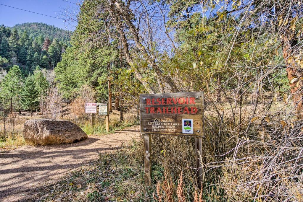 Charming Apt 1 Mile from Palmer Lake - Near USAFA! - image 5
