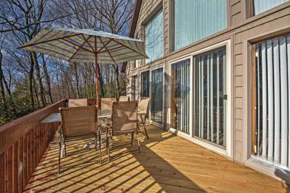 Palmerton Home on 3 Acres - 5 Mi to Blue Mountain! - image 9