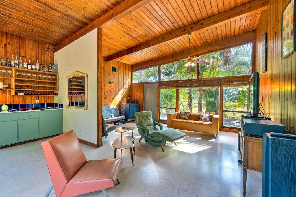 Breezy Garden-Level Home Less Than 2Mi to Riverwalk! - main image