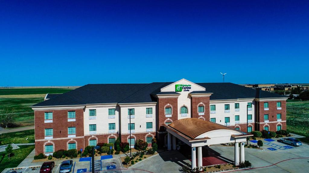 Holiday Inn Express Hotel & Suites Pampa an IHG Hotel - main image