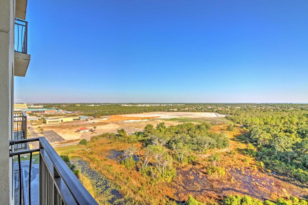 Stunning Panama City Beach Getaway with Gulf Views - image 2