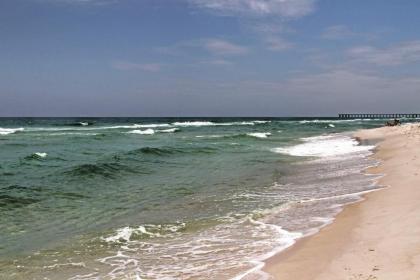 Stunning Panama City Beach Getaway with Gulf Views - image 5