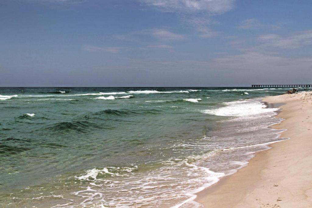 Stunning Panama City Beach Getaway with Gulf Views - image 5