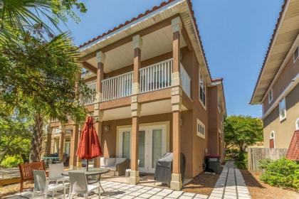 413 la Valencia Circle by BlueSwell