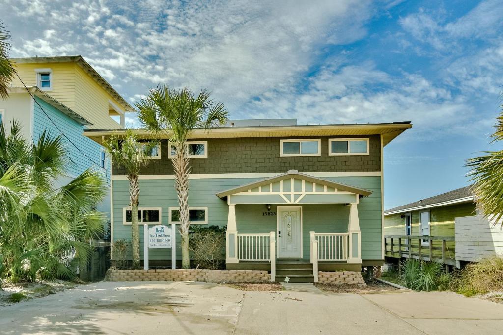 Sandy Bottoms - Fabulous West End Beach House & Hot Tub! - main image