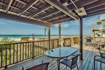 Sandy Bottoms - Fabulous West End Beach House & Hot Tub! - image 5