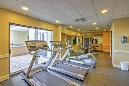 Remodeled PCB Studio Apt with Balcony and Pool Access! - image 5