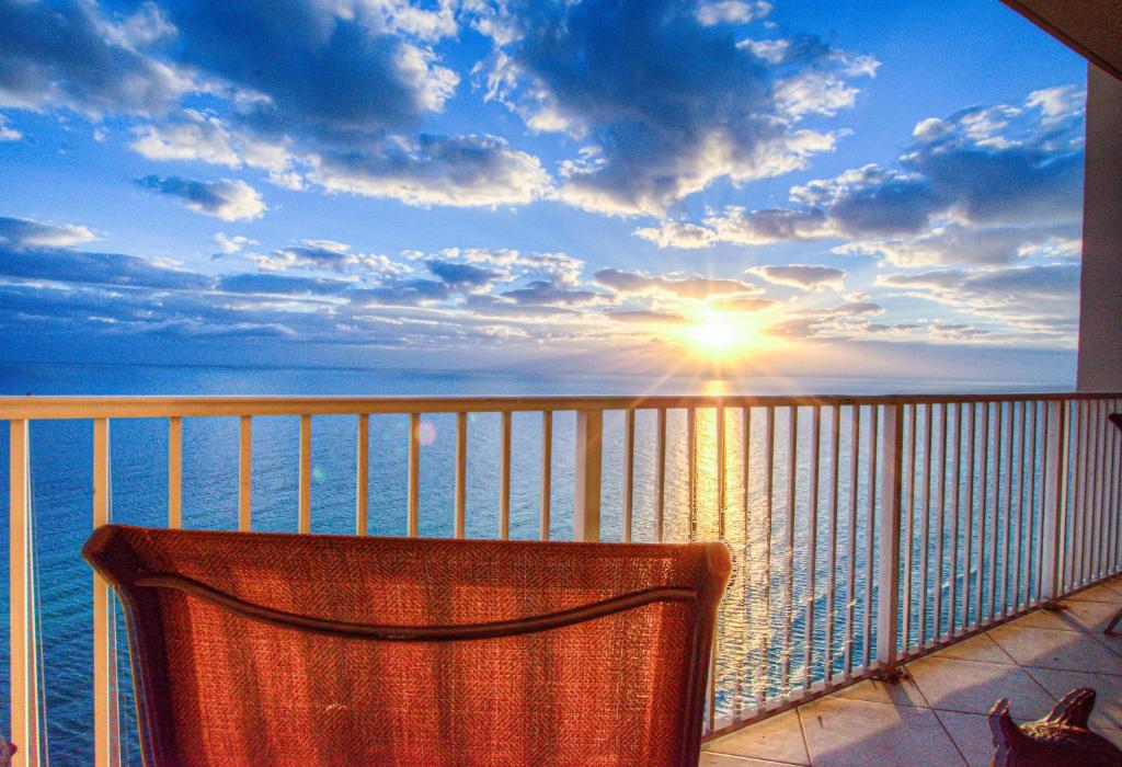 Tidewater 2610 2BD 3Bath and Ocean Front Indoor Outdoor Pools - main image